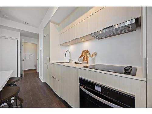 2309-370 Martha Street, Burlington, ON - Indoor Photo Showing Kitchen With Upgraded Kitchen