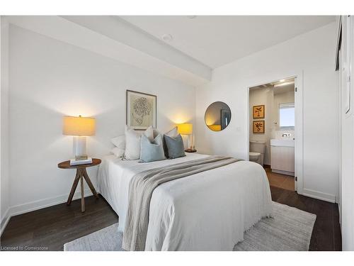 2309-370 Martha Street, Burlington, ON - Indoor Photo Showing Bedroom