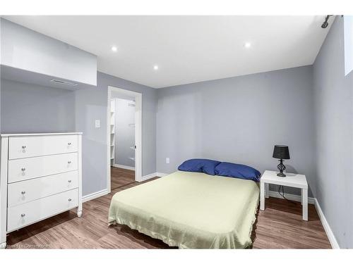 67 Burton Street, Hamilton, ON - Indoor Photo Showing Bedroom