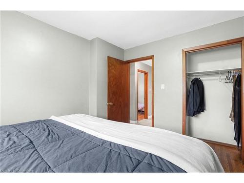 67 Burton Street, Hamilton, ON - Indoor Photo Showing Bedroom