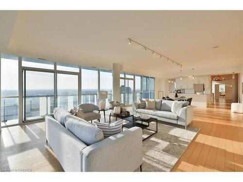 2201-1 Hurontario Street, Mississauga, ON - Indoor Photo Showing Living Room