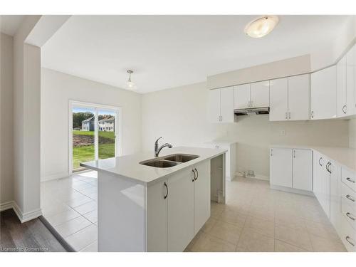 430 Beechwood Forest Lane Lane, Gravenhurst, ON - Indoor Photo Showing Kitchen With Double Sink