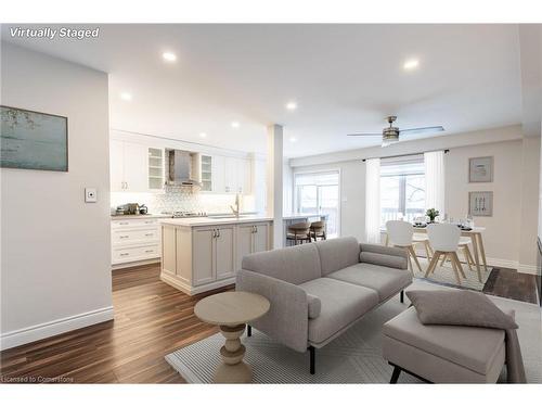 125 Periwinkle Drive, Hamilton, ON - Indoor Photo Showing Living Room