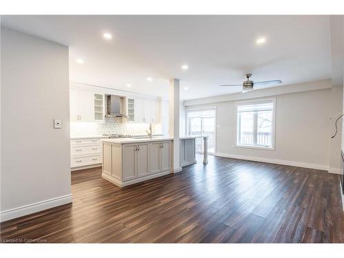 125 Periwinkle Drive, Hamilton, ON - Indoor Photo Showing Kitchen