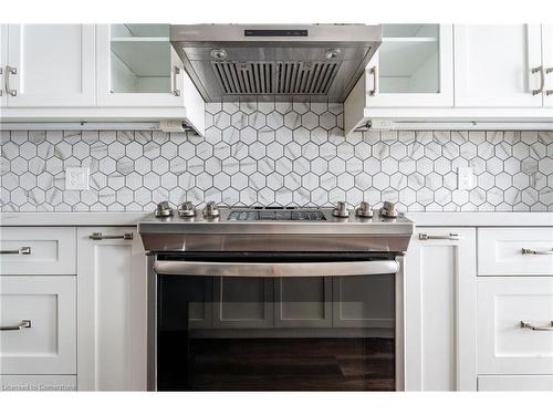 125 Periwinkle Drive, Hamilton, ON - Indoor Photo Showing Kitchen