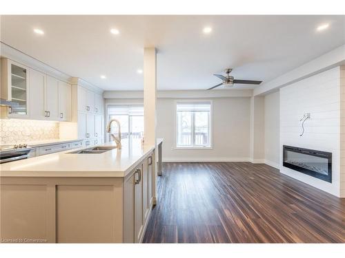 125 Periwinkle Drive, Hamilton, ON - Indoor Photo Showing Kitchen With Double Sink With Upgraded Kitchen