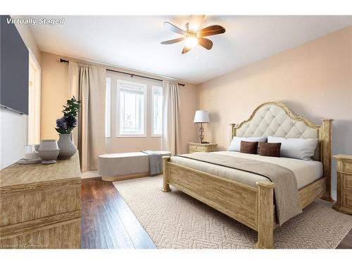 125 Periwinkle Drive, Hamilton, ON - Indoor Photo Showing Bedroom