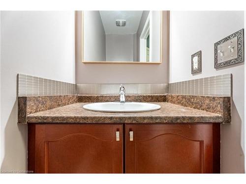 125 Periwinkle Drive, Hamilton, ON - Indoor Photo Showing Bathroom