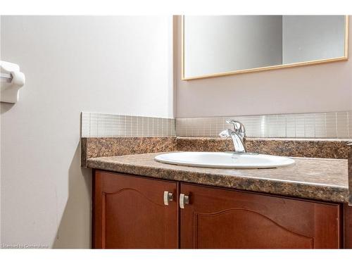 125 Periwinkle Drive, Hamilton, ON - Indoor Photo Showing Bathroom