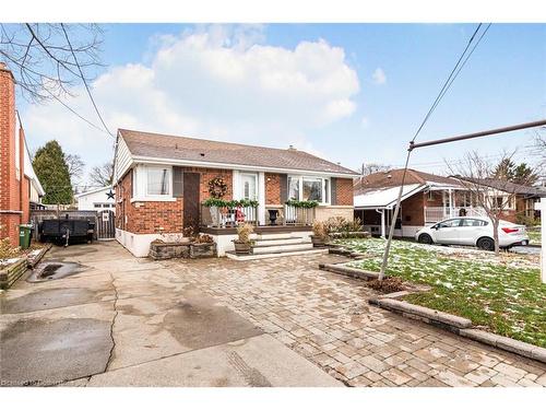 16 Fernwood Crescent, Hamilton, ON - Outdoor