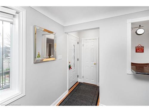 16 Fernwood Crescent, Hamilton, ON - Indoor Photo Showing Other Room