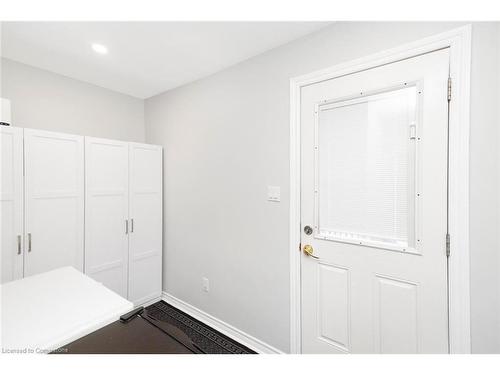 16 Fernwood Crescent, Hamilton, ON - Indoor Photo Showing Other Room