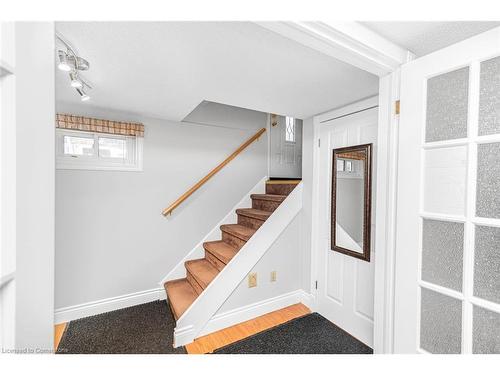 16 Fernwood Crescent, Hamilton, ON - Indoor Photo Showing Other Room