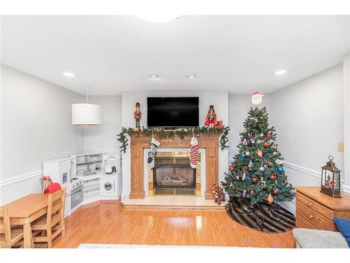 16 Fernwood Crescent, Hamilton, ON - Indoor With Fireplace