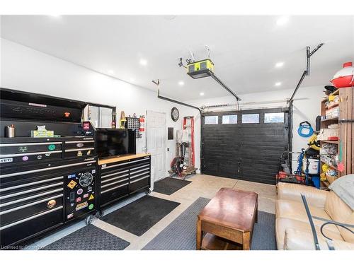 16 Fernwood Crescent, Hamilton, ON - Indoor Photo Showing Garage