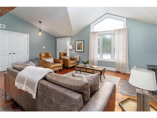 12895 King Road, Niagara Falls, ON - Indoor Photo Showing Bedroom