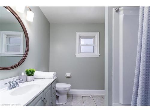 12895 King Road, Niagara Falls, ON - Indoor Photo Showing Bathroom