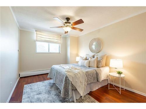 201-975 Warwick Court, Burlington, ON - Indoor Photo Showing Bedroom