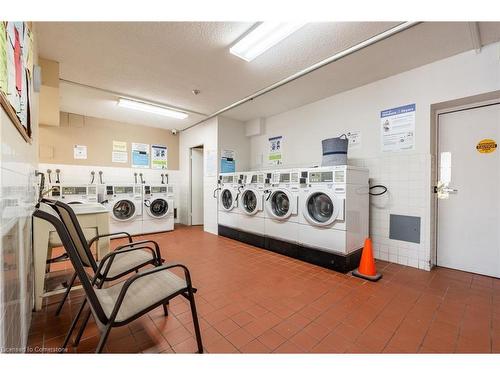 201-975 Warwick Court, Burlington, ON - Indoor Photo Showing Laundry Room