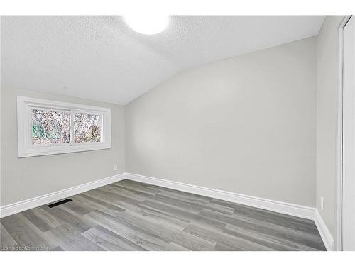 18 Palmer Road, Hamilton, ON - Indoor Photo Showing Other Room