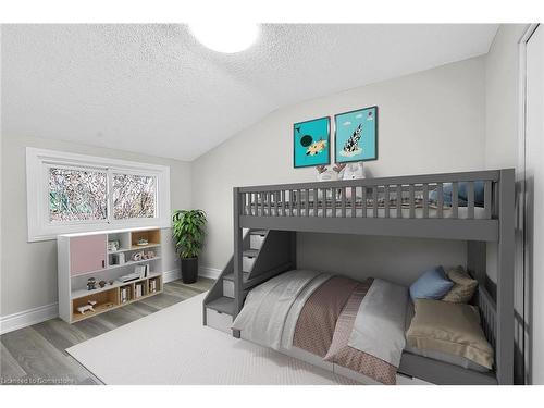 18 Palmer Road, Hamilton, ON - Indoor Photo Showing Bedroom