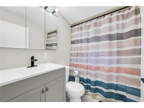 18 Palmer Road, Hamilton, ON - Indoor Photo Showing Bathroom