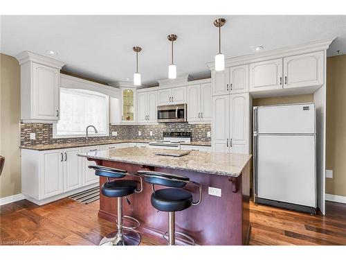 6 Postma Drive, Dunnville, ON - Indoor Photo Showing Kitchen With Upgraded Kitchen