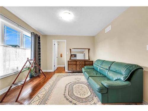 6 Postma Drive, Dunnville, ON - Indoor Photo Showing Living Room