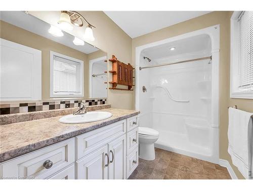 6 Postma Drive, Dunnville, ON - Indoor Photo Showing Bathroom