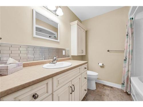 6 Postma Drive, Dunnville, ON - Indoor Photo Showing Bathroom