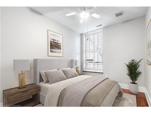 206-283 King Street E, Hamilton, ON - Indoor Photo Showing Bedroom