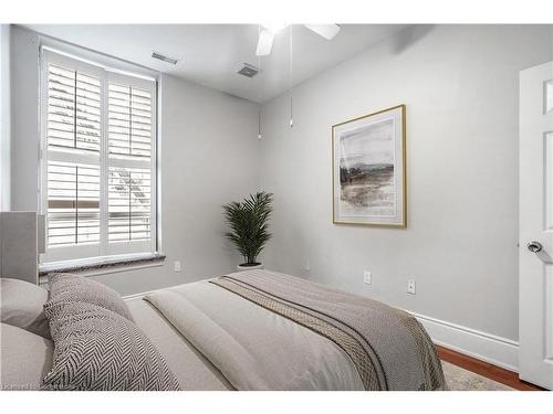 206-283 King Street E, Hamilton, ON - Indoor Photo Showing Bedroom