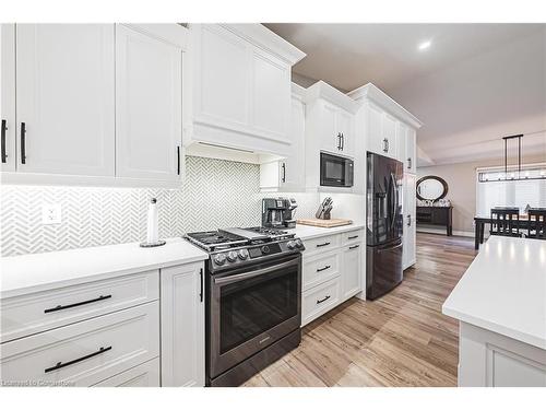 14 Gatestone Drive, Hamilton, ON - Indoor Photo Showing Kitchen