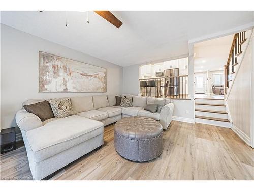 14 Gatestone Drive, Hamilton, ON - Indoor Photo Showing Living Room