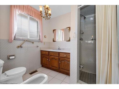 103 Leggett Crescent, Hamilton, ON - Indoor Photo Showing Bathroom