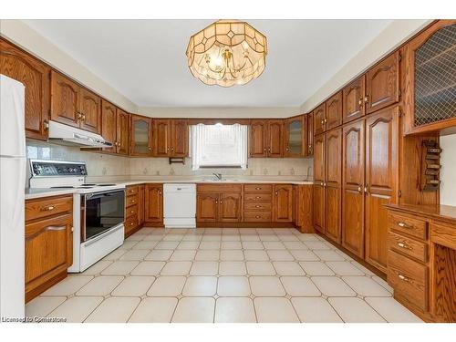 103 Leggett Crescent, Hamilton, ON - Indoor Photo Showing Kitchen