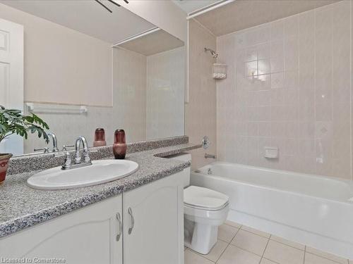 703-495 8 Highway, Stoney Creek, ON - Indoor Photo Showing Bathroom