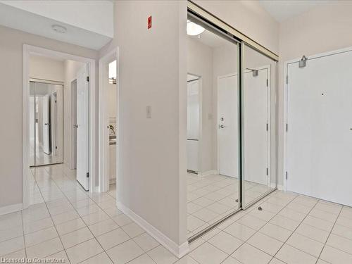 703-495 8 Highway, Stoney Creek, ON - Indoor Photo Showing Other Room