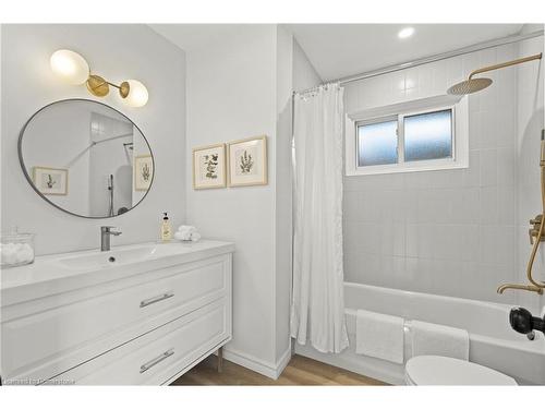 20 Burfield Avenue, Hamilton, ON - Indoor Photo Showing Bathroom