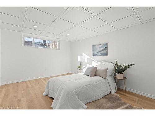 20 Burfield Avenue, Hamilton, ON - Indoor Photo Showing Bedroom