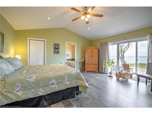 2948 North Shore Drive, Lowbanks, ON - Indoor Photo Showing Bedroom