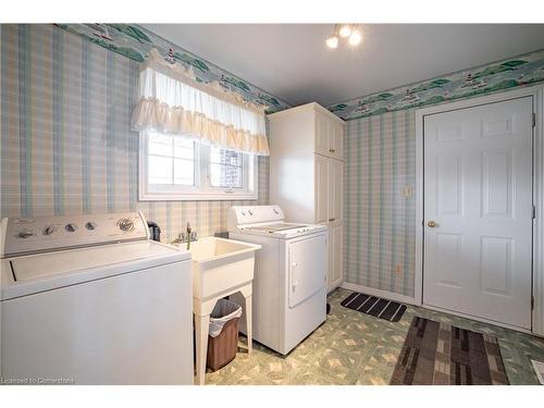 2948 North Shore Drive, Lowbanks, ON - Indoor Photo Showing Laundry Room