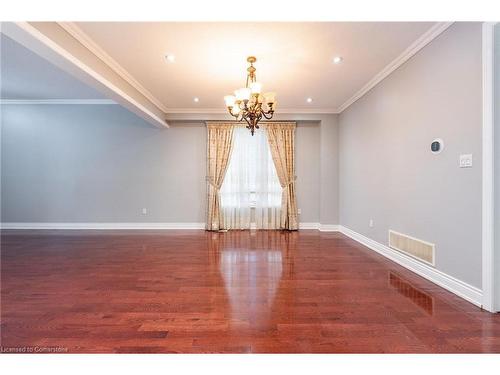 15 Hellyer Avenue, Brampton, ON - Indoor Photo Showing Other Room