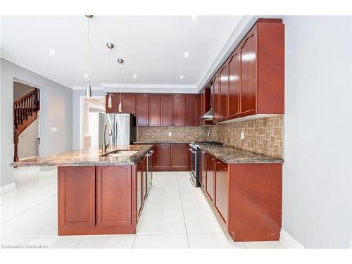 15 Hellyer Avenue, Brampton, ON - Indoor Photo Showing Kitchen With Upgraded Kitchen