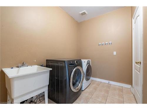 15 Hellyer Avenue, Brampton, ON - Indoor Photo Showing Laundry Room