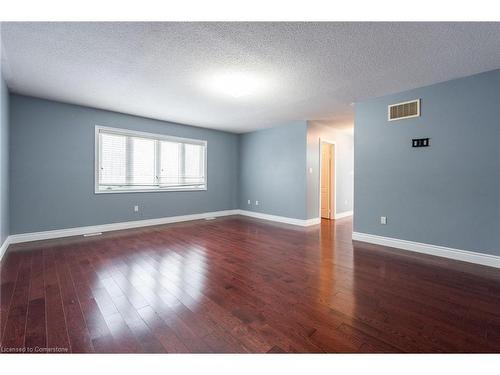 15 Hellyer Avenue, Brampton, ON - Indoor Photo Showing Other Room