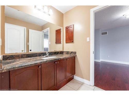 15 Hellyer Avenue, Brampton, ON - Indoor Photo Showing Bathroom