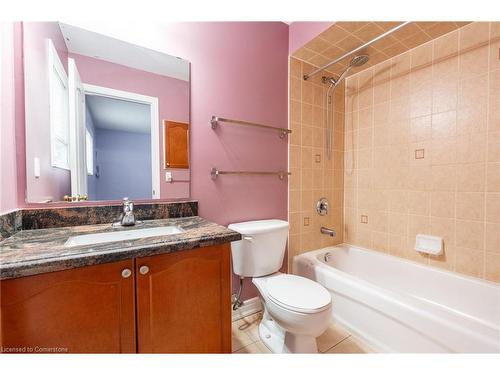 15 Hellyer Avenue, Brampton, ON - Indoor Photo Showing Bathroom