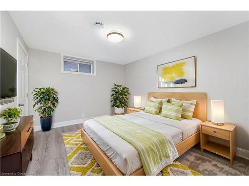 Lower-6 Murray Street, St. Catharines, ON - Indoor Photo Showing Bedroom