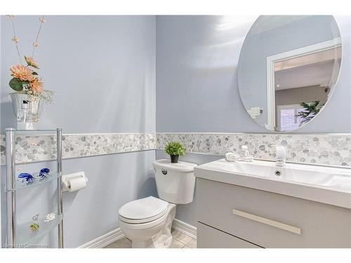 96 Glenmeadow Crescent, Stoney Creek, ON - Indoor Photo Showing Bathroom